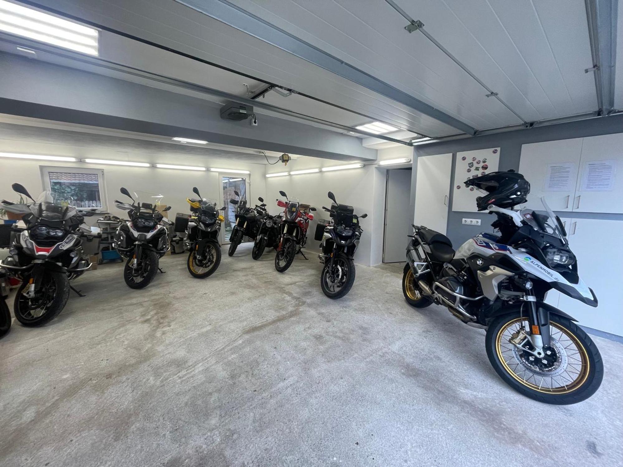 ממינגן Alpen-Hostel - Apartment Talstation Mit Motorradvermietung מראה חיצוני תמונה